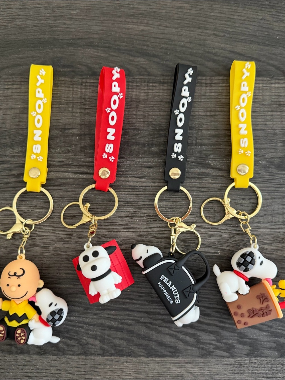 Snoopy Peanuts 6pc 3D Keychain Set Charlie Brown Woodstock